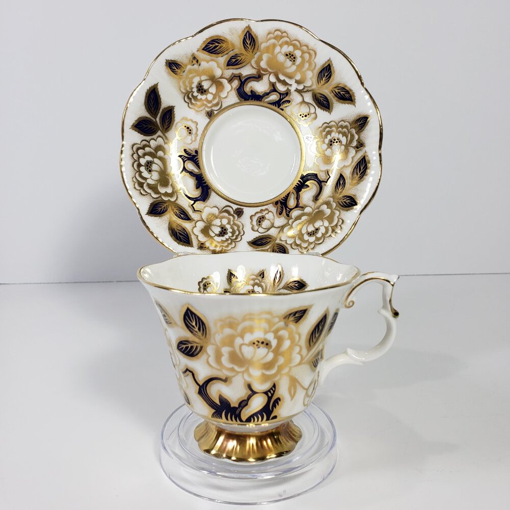 Royal Albert Vintage China Gold Trim Tea Cup Saucer, Excellent Condition - Picture 2 of 9